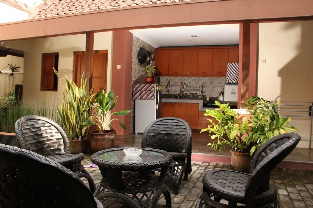 Pamularsih Homestay *